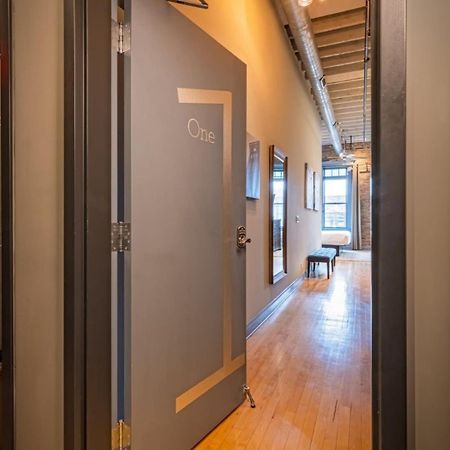 Hip Urban Loft - Small Town Charm - 124 Lofts #1 West Dundee Экстерьер фото