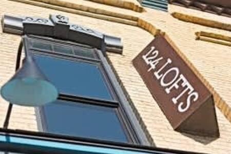 Hip Urban Loft - Small Town Charm - 124 Lofts #1 West Dundee Экстерьер фото