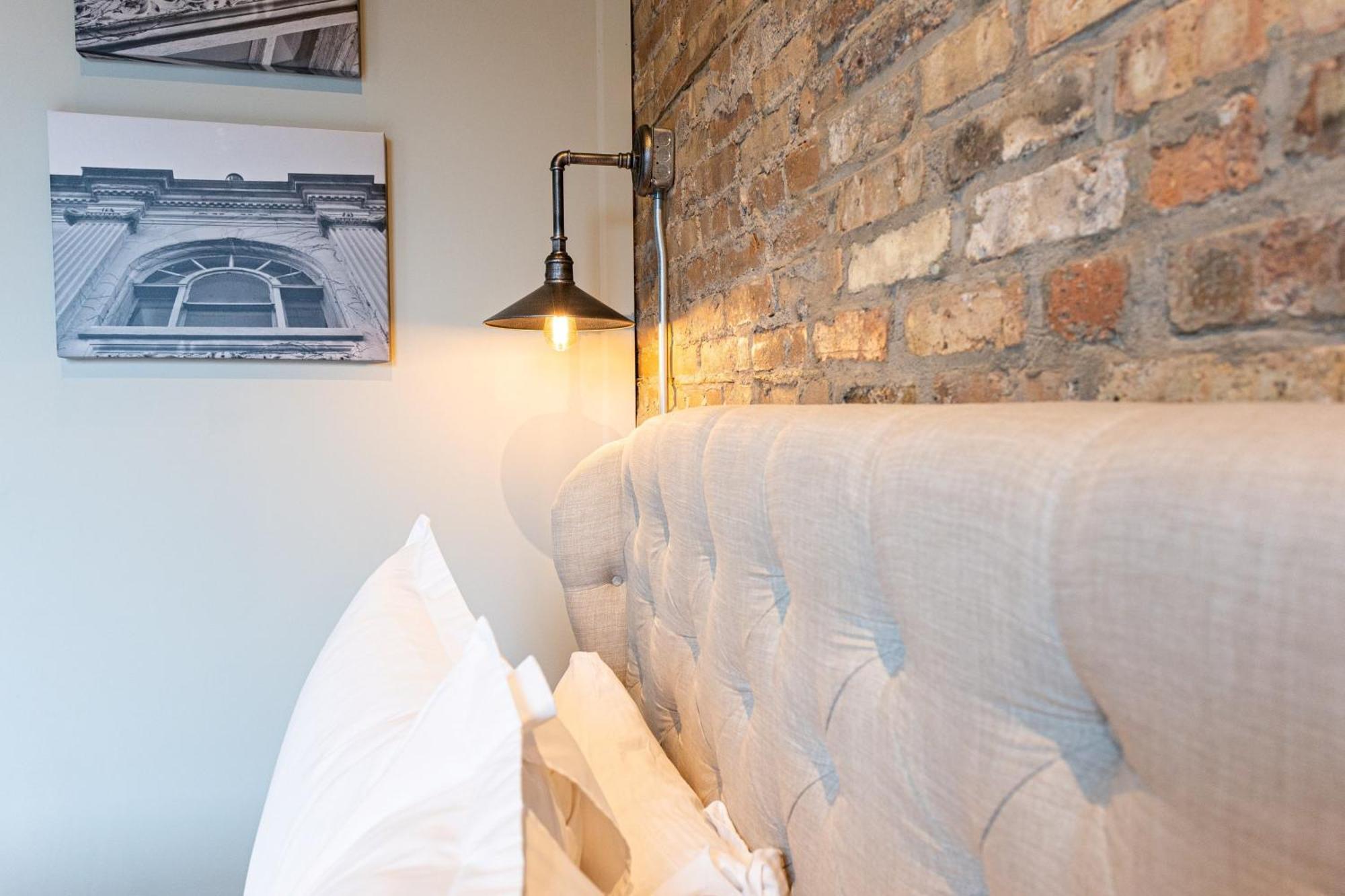 Hip Urban Loft - Small Town Charm - 124 Lofts #1 West Dundee Экстерьер фото